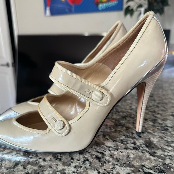 Manolo Blahnik Patent Leather Pumps Size 9.5 - Picture 9 of 13